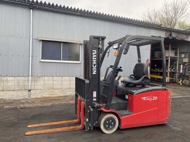Hình ảnh xe nâng điện 2 tấn Nichiyu tại Nhật Bản