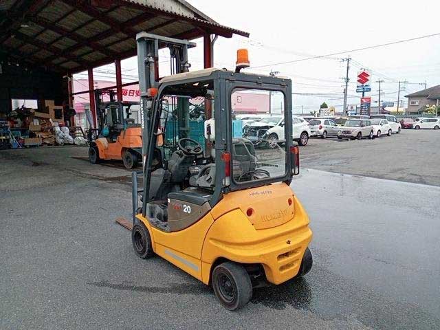 Hình ảnh xe nâng điện ngồi lái Komatsu FB20A-12 tại nhật bản